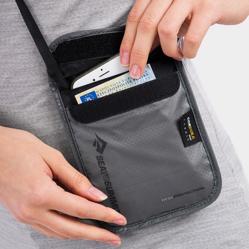 씨투써밋 넥 파우치 RFID SM 하이 라이즈